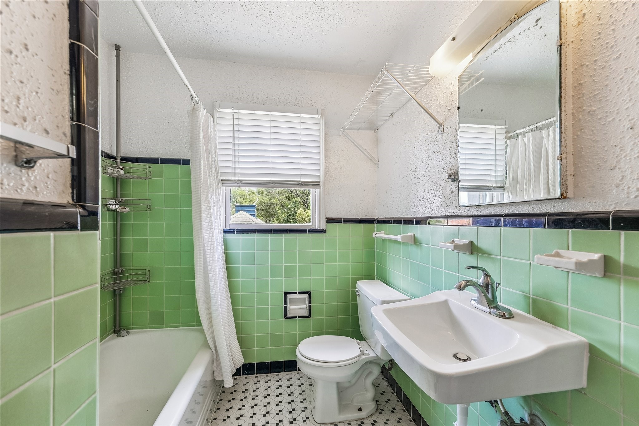 2308 Mcclendon Street Property Photo 16