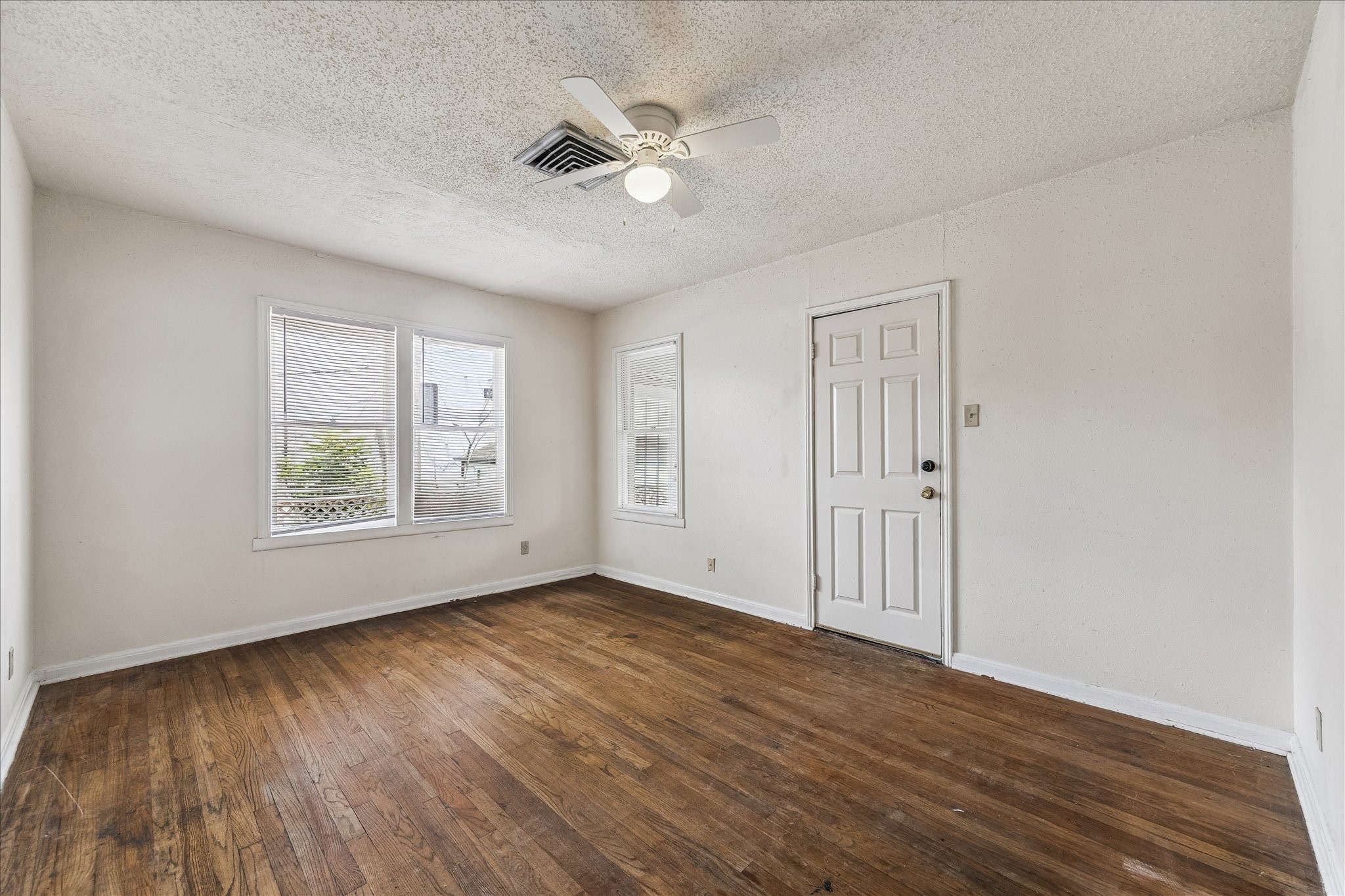 2308 Mcclendon Street Property Photo 17