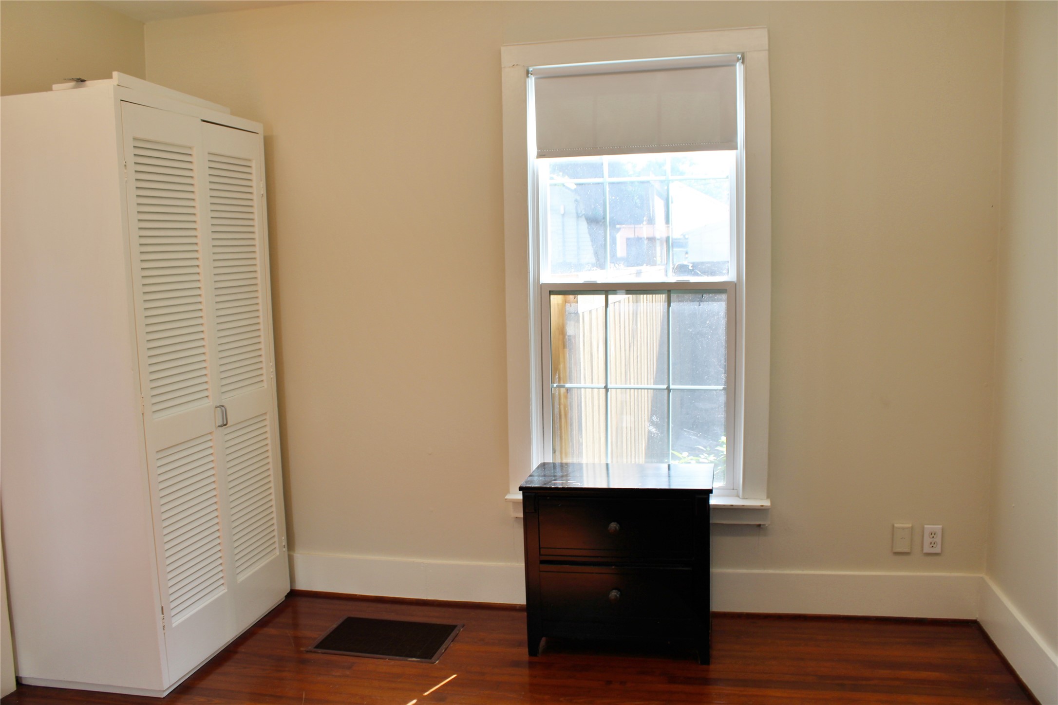 430 Dewees Street Property Photo 10