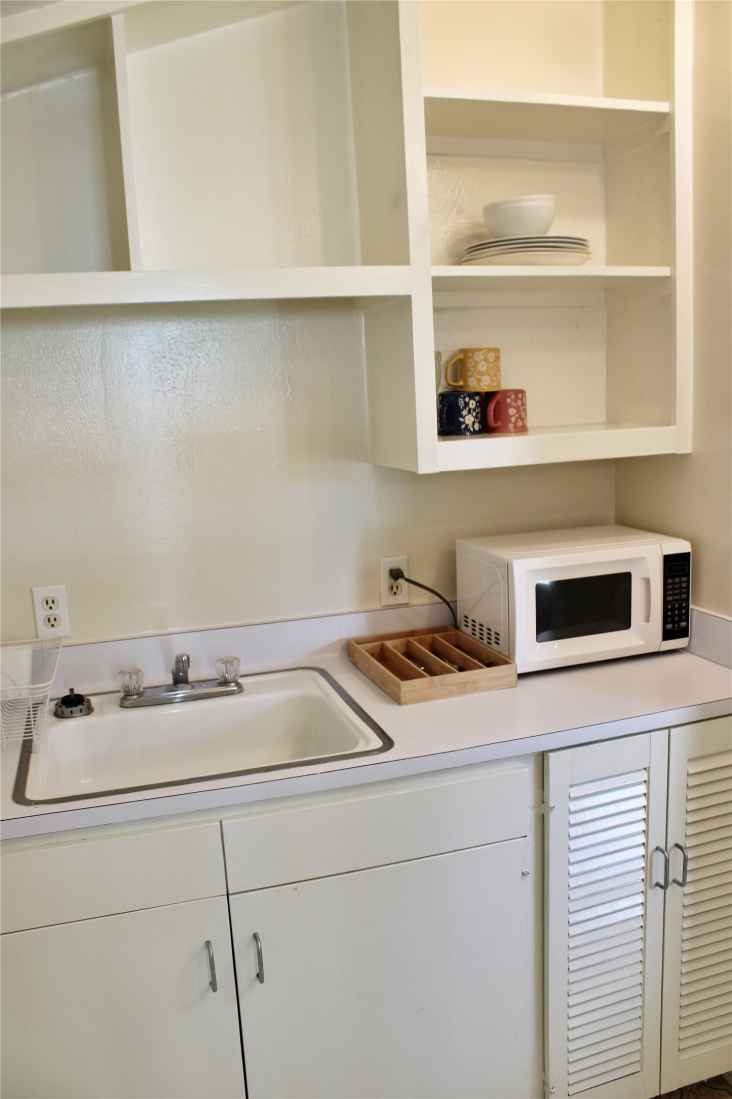 430 Dewees Street Property Photo 16