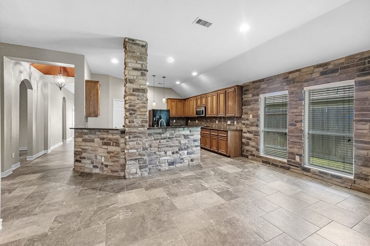 27723 Amy Willow Lane Property Photo 8