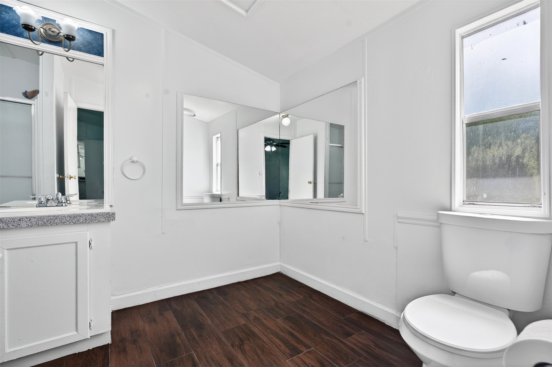 21069 Lyndall Lane Property Photo 7