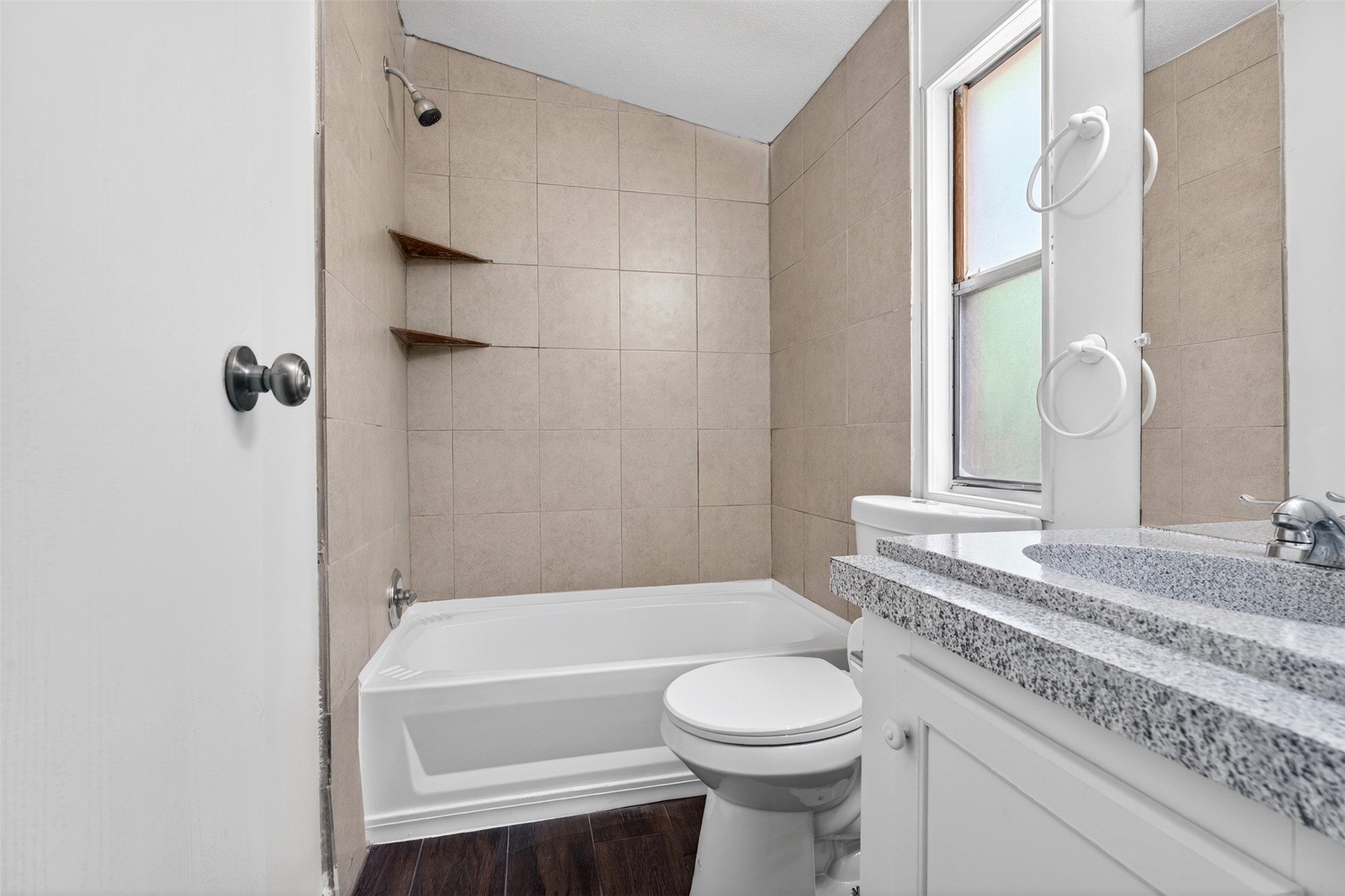 21069 Lyndall Lane Property Photo 11