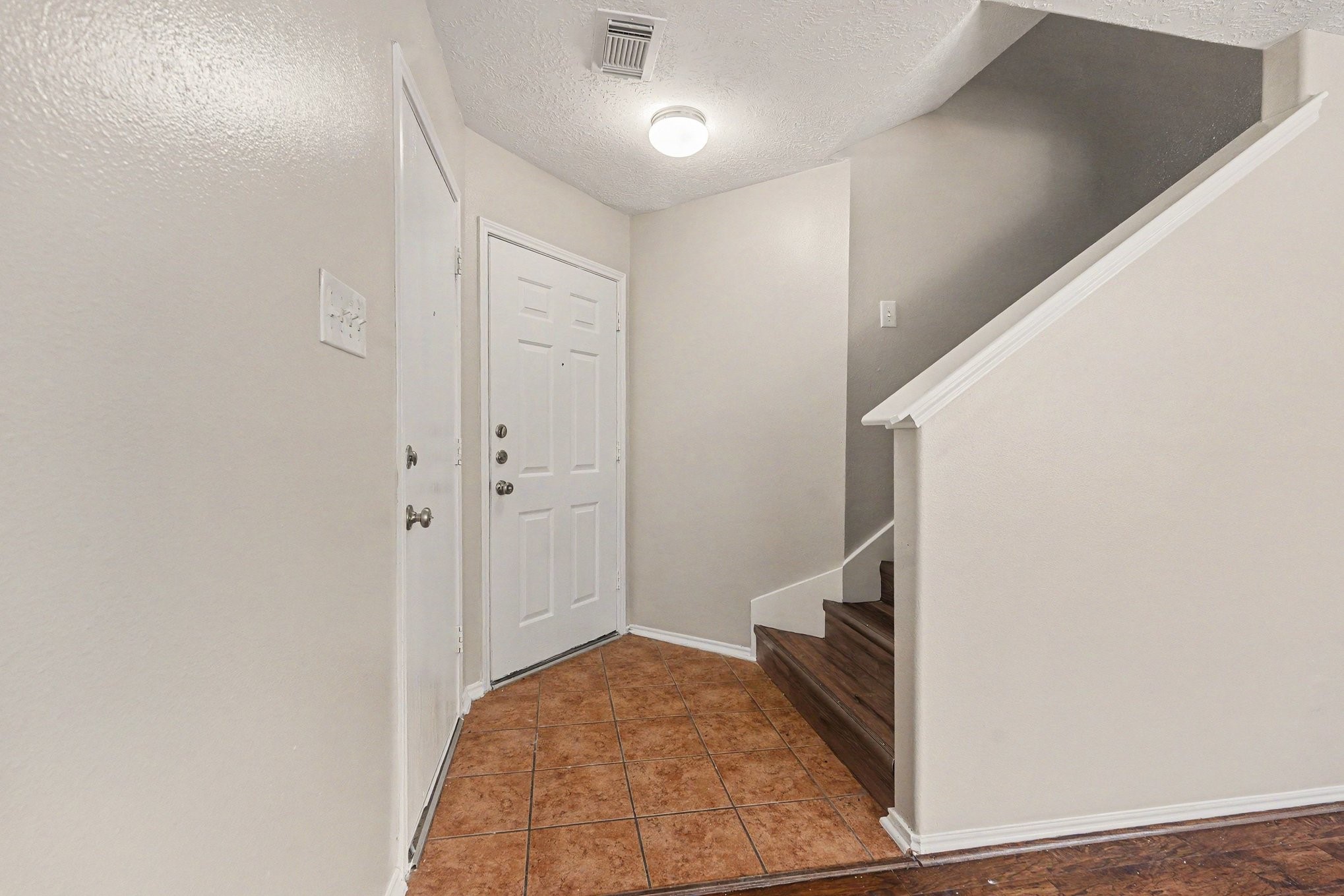 7303 Winter Song Drive Property Photo 3