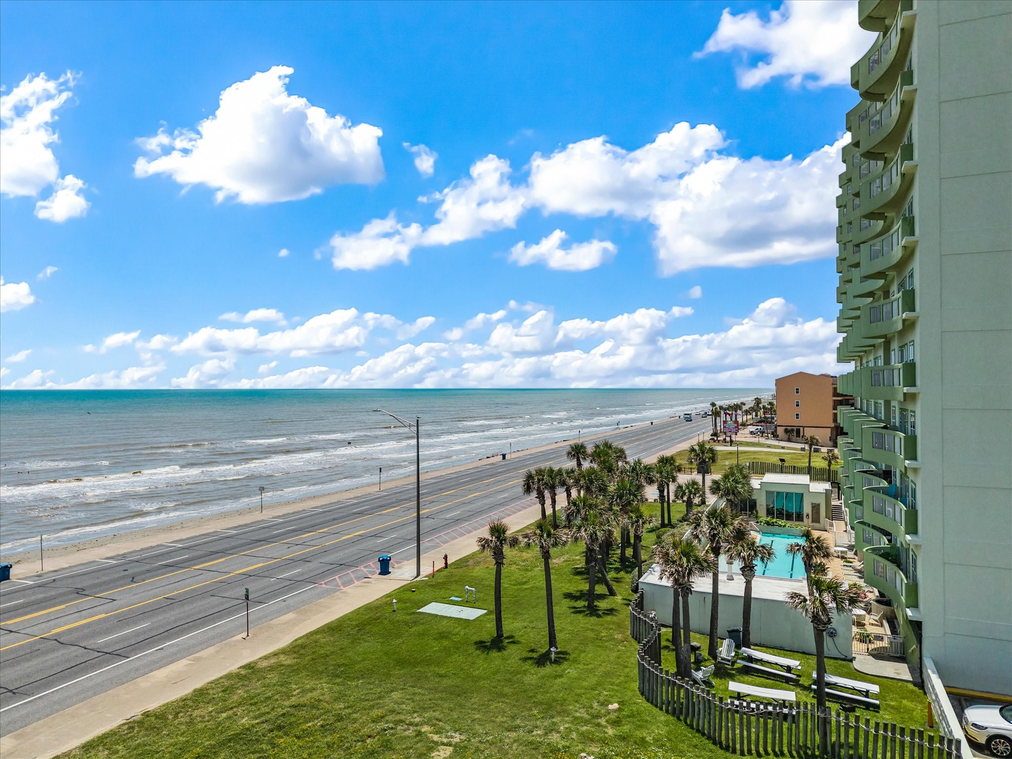 9420 Seawall Boulevard 306 Property Photo 3