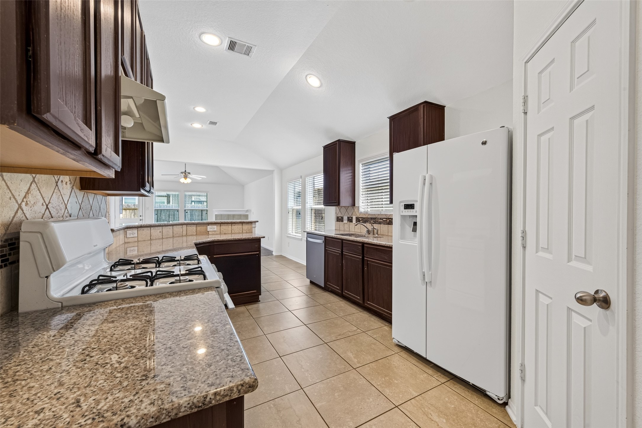 3315 Madison Elm Street Property Photo 4