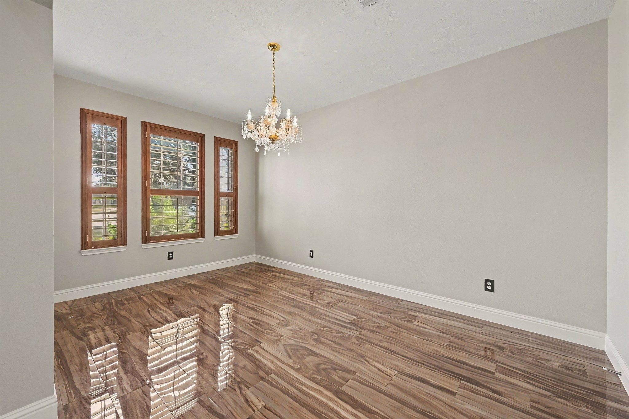 8422 W Sienna Cove Lane Property Photo 2