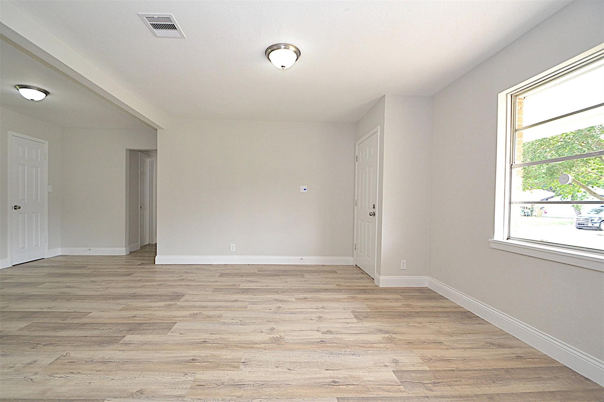 5619 Elm Springs Drive Property Photo 4