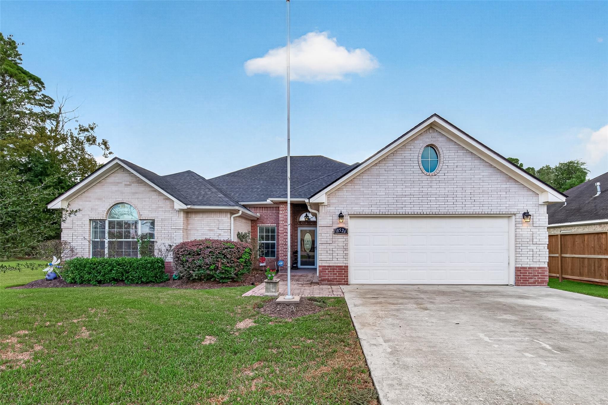 18526 Steele Point Drive Property Photo 1
