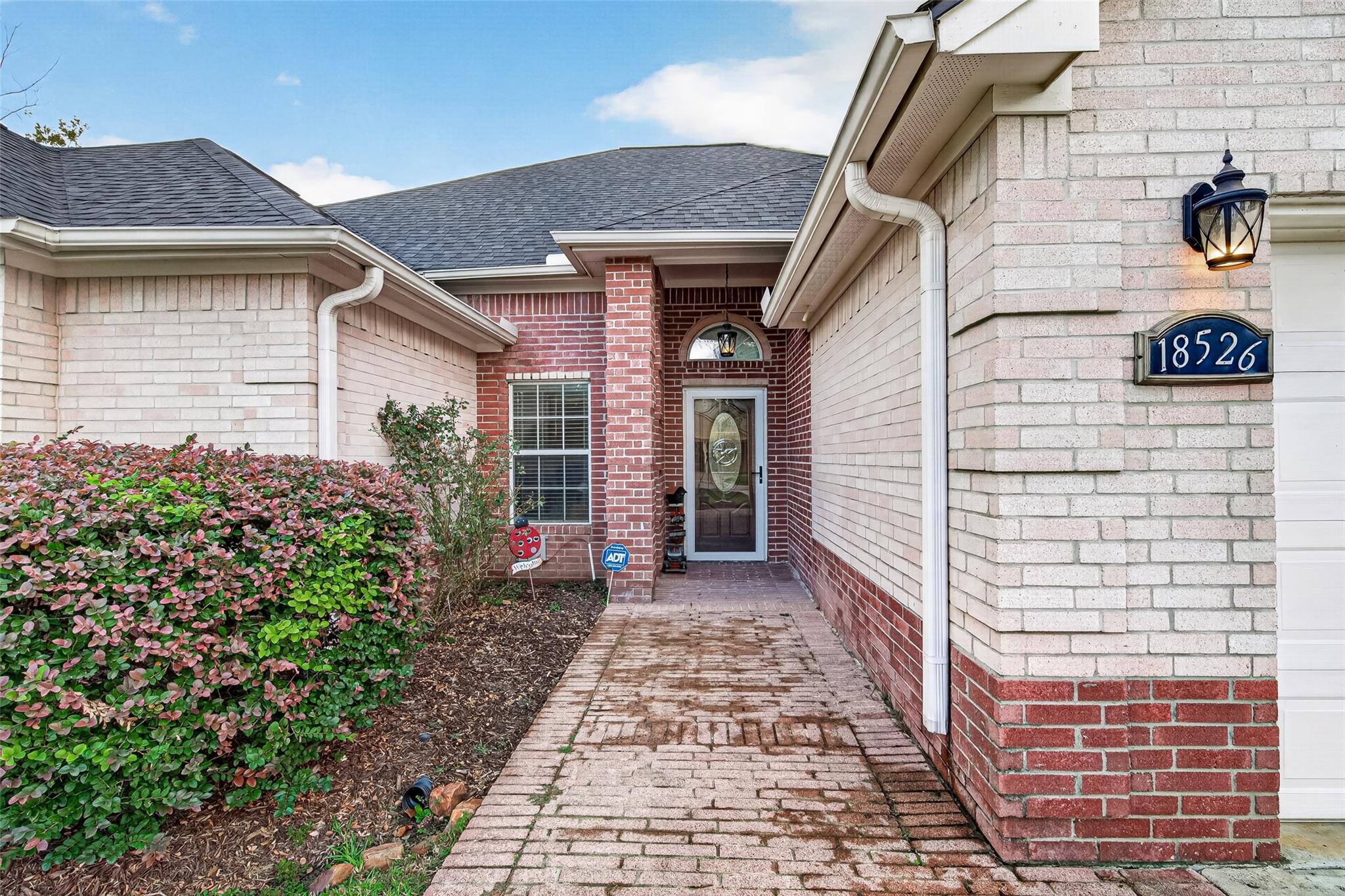 18526 Steele Point Drive Property Photo 6