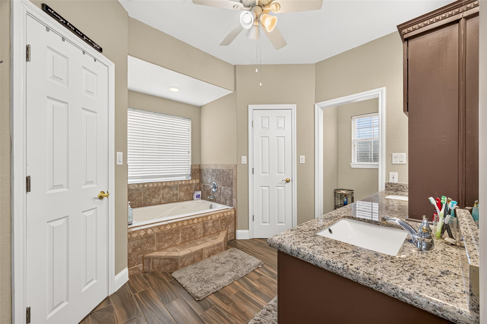 18526 Steele Point Drive Property Photo 32