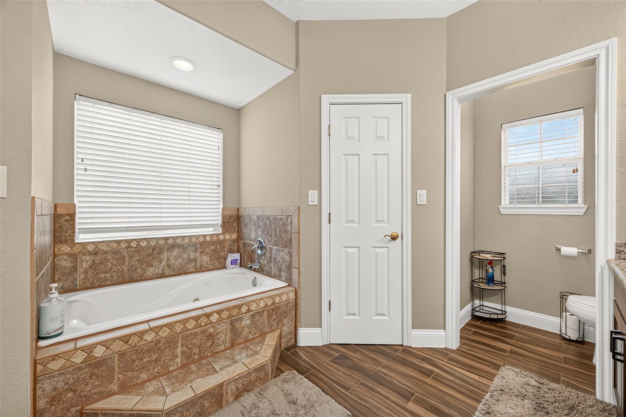 18526 Steele Point Drive Property Photo 33