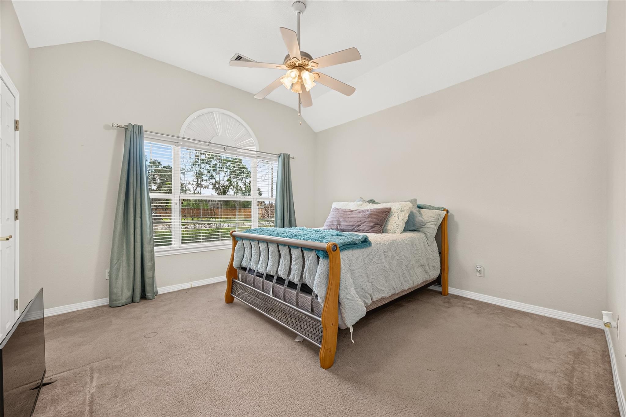18526 Steele Point Drive Property Photo 36