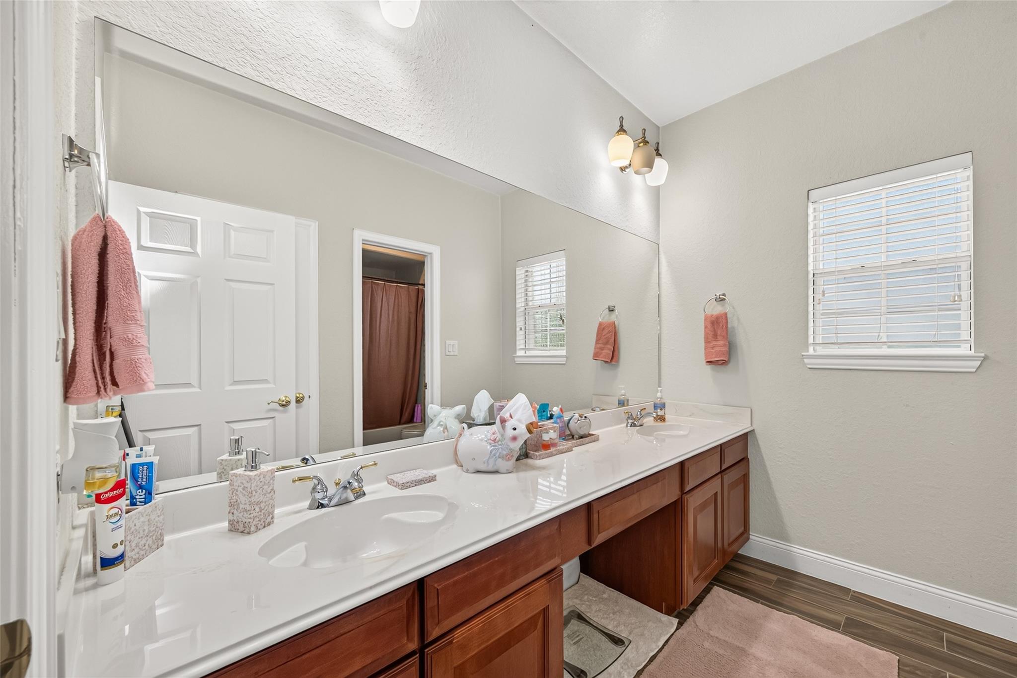 18526 Steele Point Drive Property Photo 37