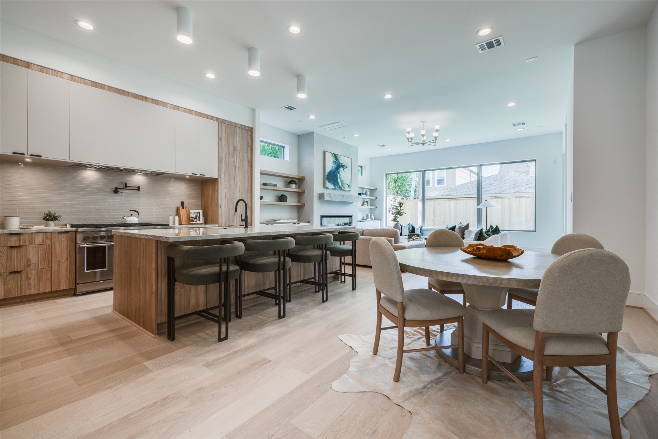 1511 Kipling Street Property Photo 12