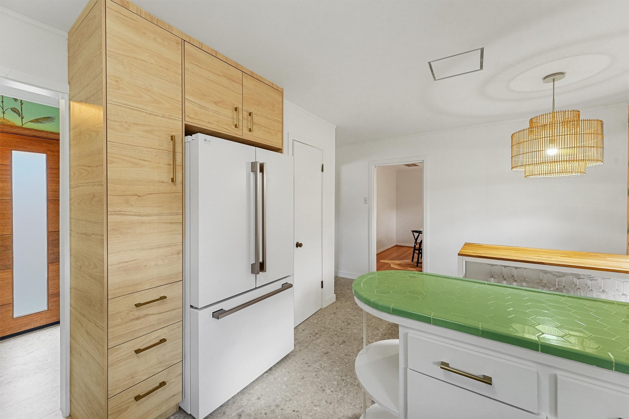 2052 Addison Road Property Photo 3