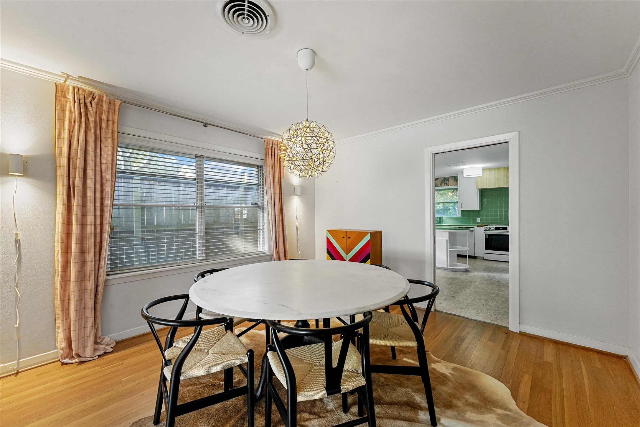 2052 Addison Road Property Photo 7