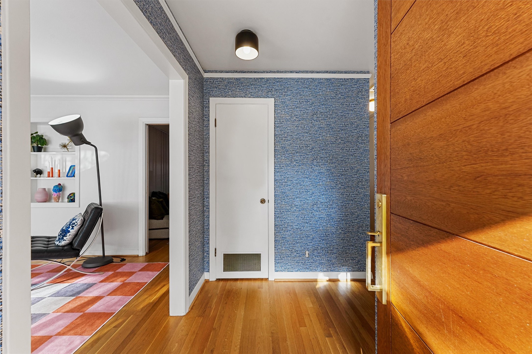 2052 Addison Road Property Photo 8