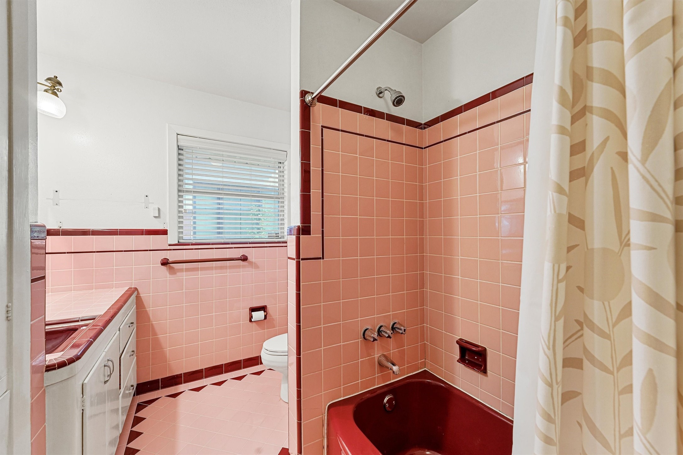 2052 Addison Road Property Photo 11