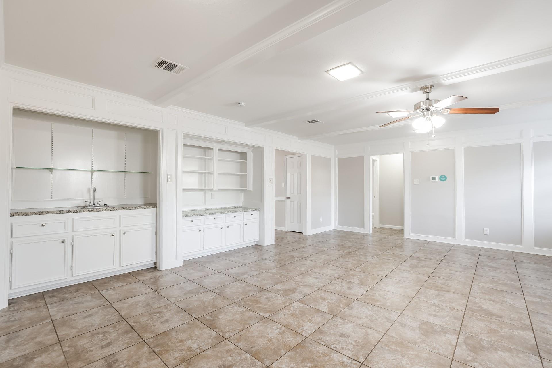 11715 Gardenglen Drive Property Photo 4