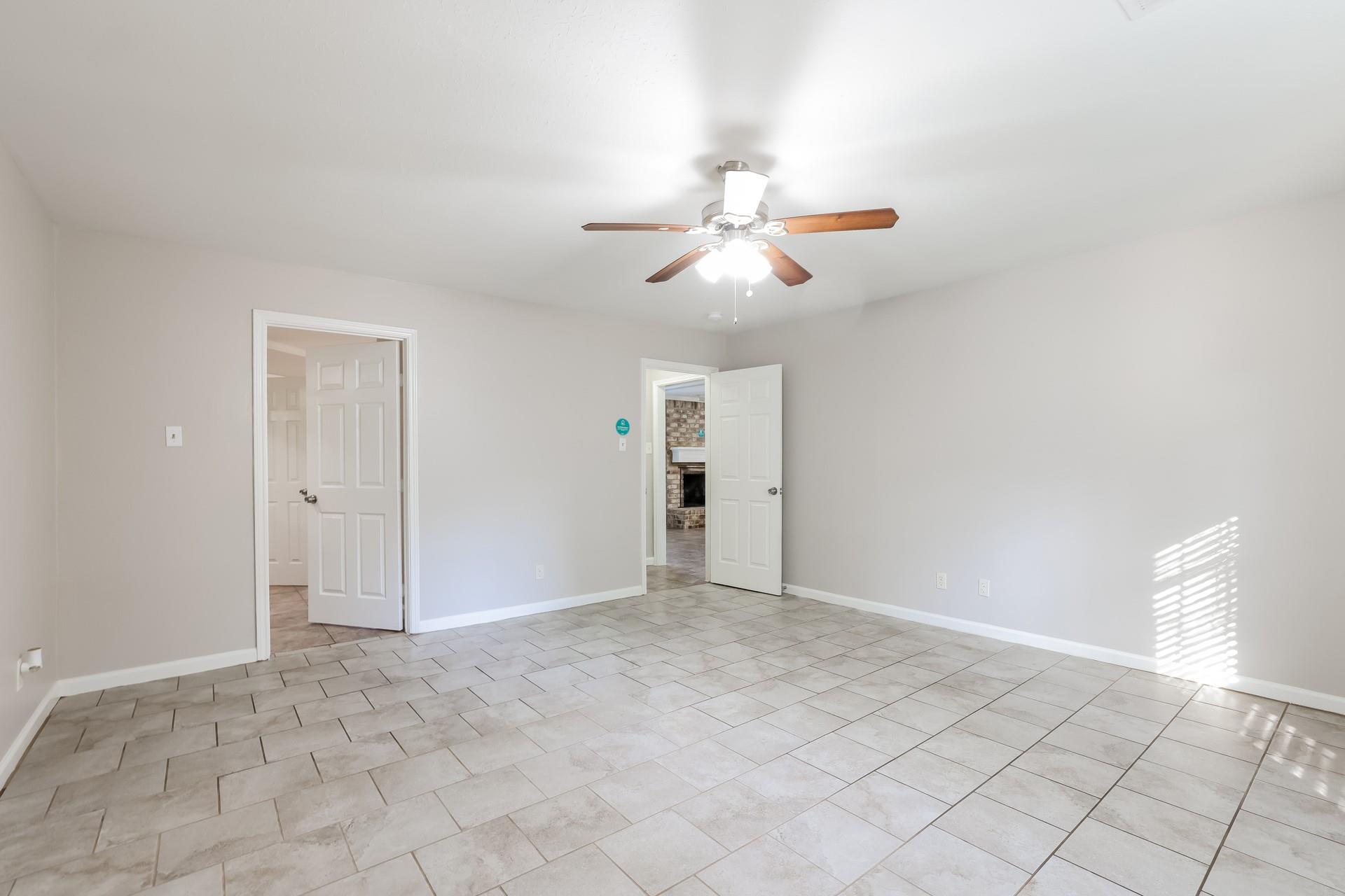 11715 Gardenglen Drive Property Photo 10