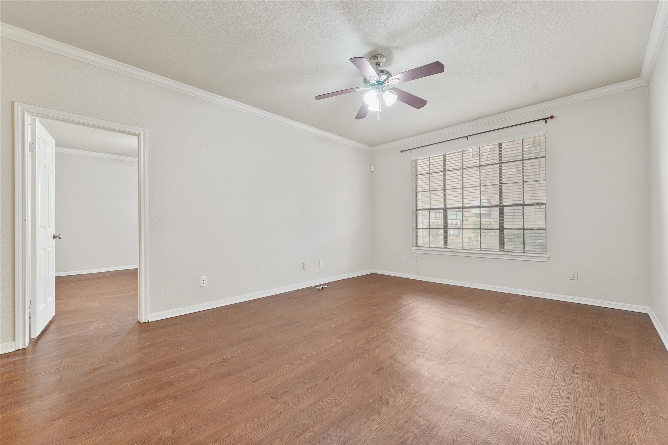 2255 Braeswood Park Drive 249 Property Photo 4