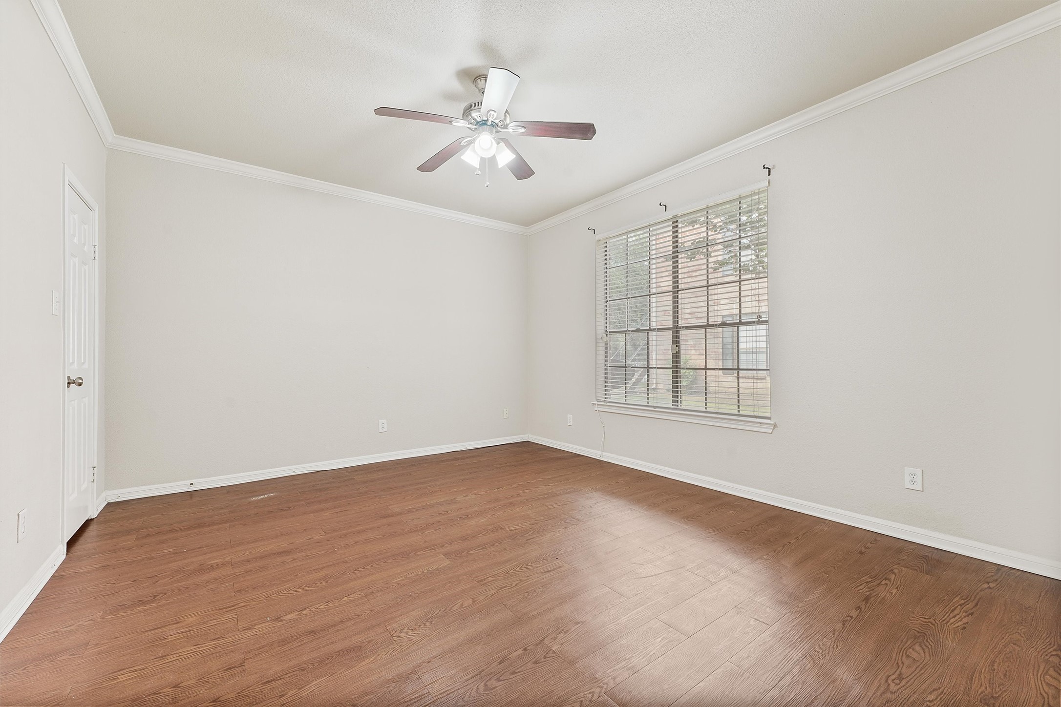 2255 Braeswood Park Drive 249 Property Photo 6