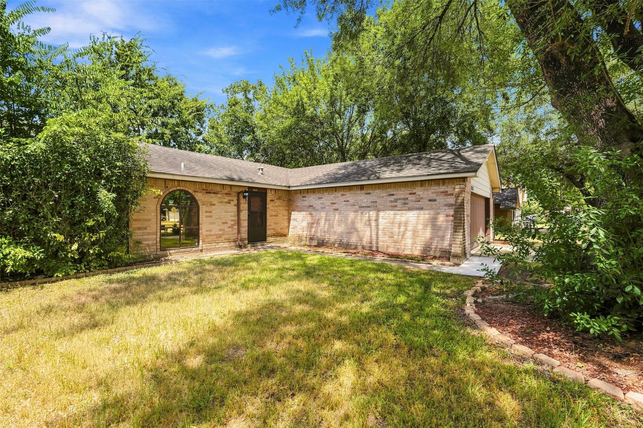 7623 Kite Hill Drive Property Photo 2