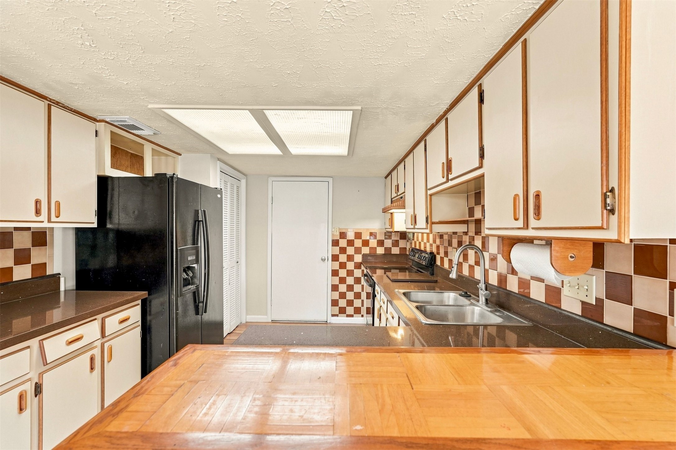 7623 Kite Hill Drive Property Photo 12