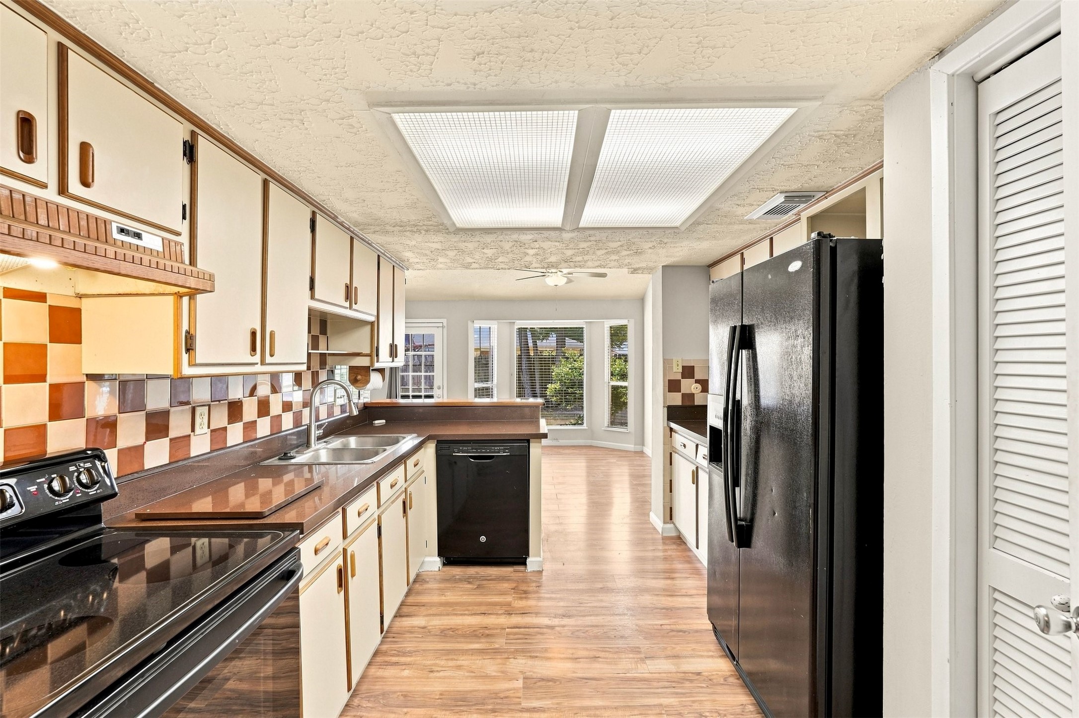 7623 Kite Hill Drive Property Photo 13