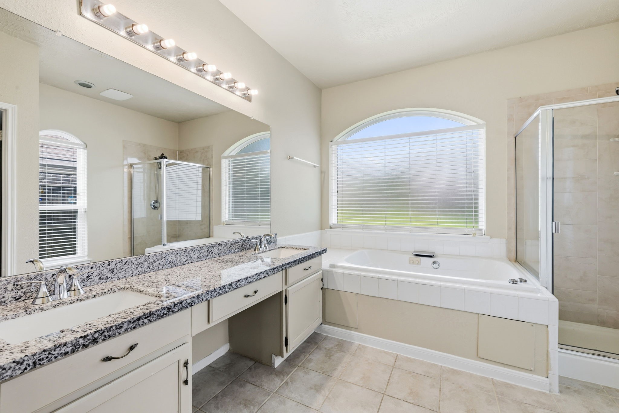 14415 Autumn Canyon Trace Property Photo 20