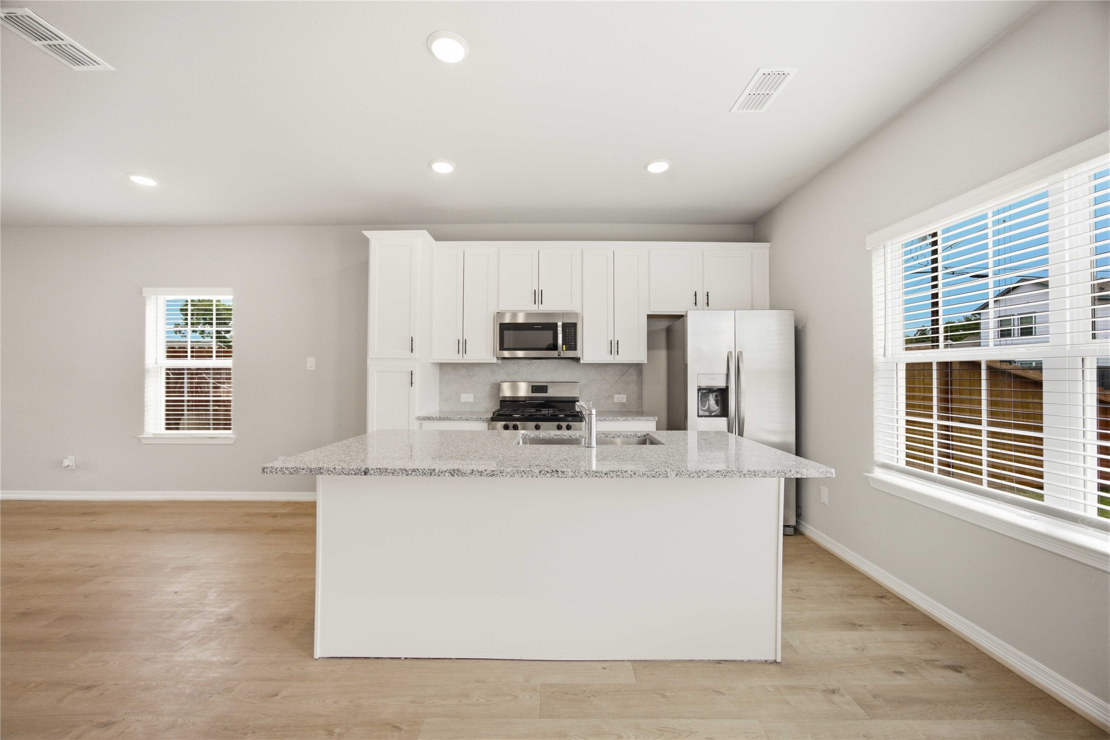 6403 Paris Street Property Photo 6