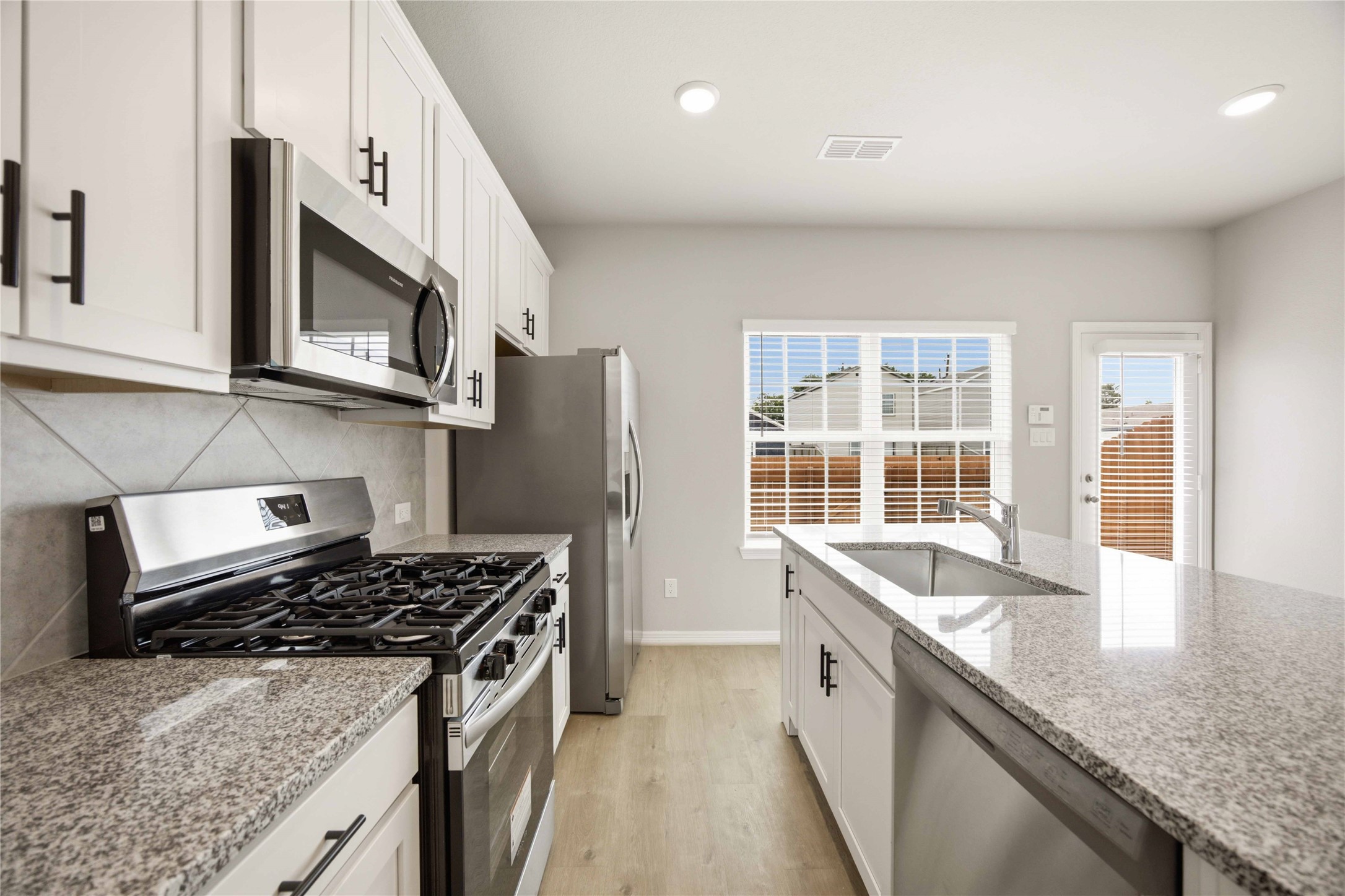 6403 Paris Street Property Photo 7
