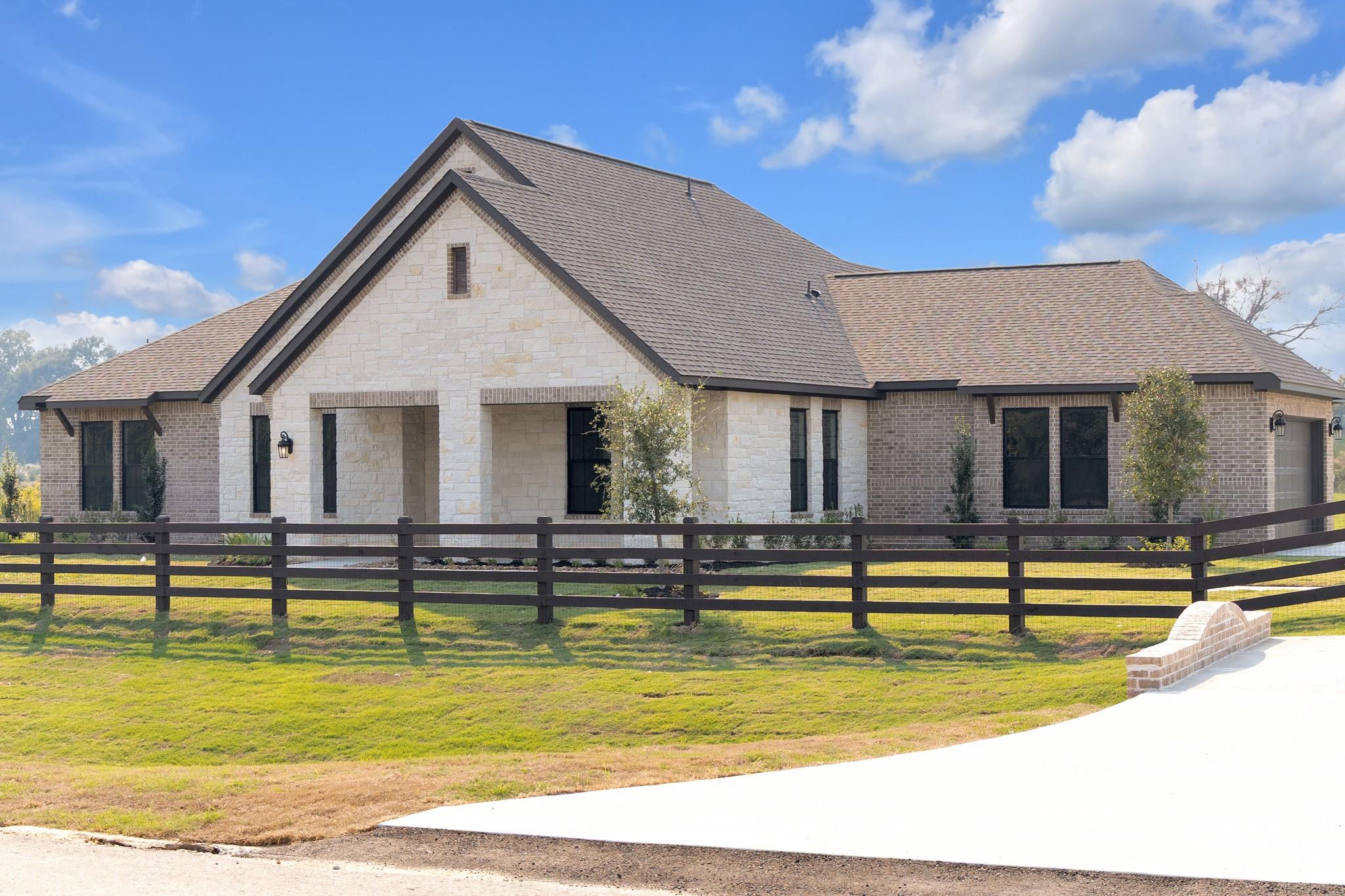 301 Seguin Drive, New Waverly Tx 77358 Property Photo 3