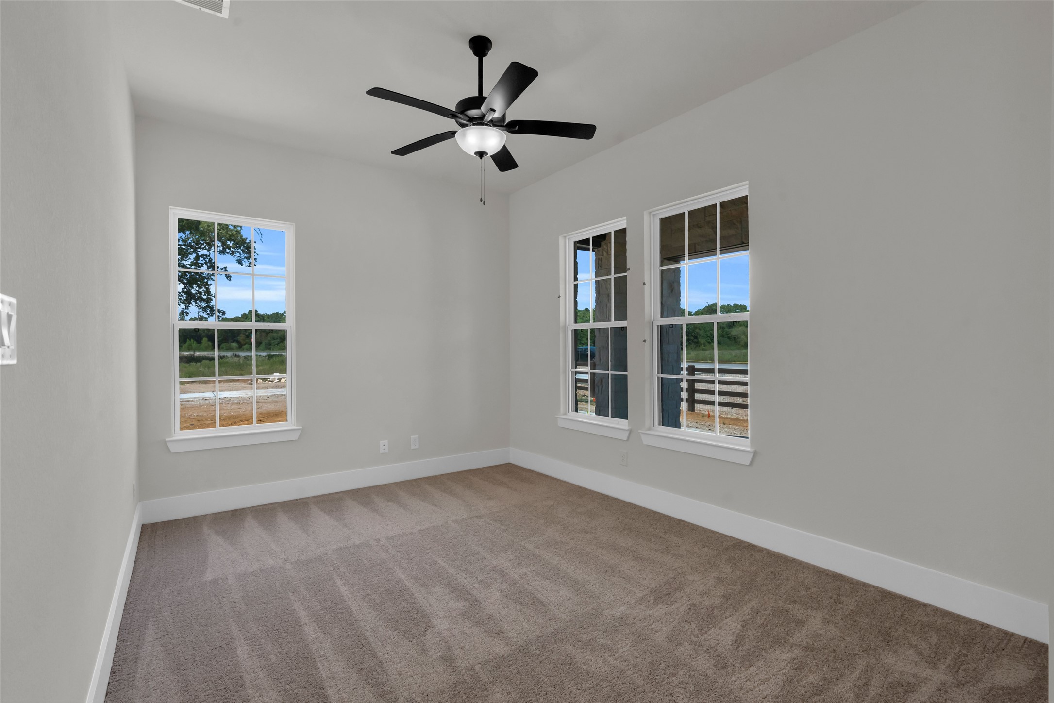 301 Seguin Drive Property Photo 5