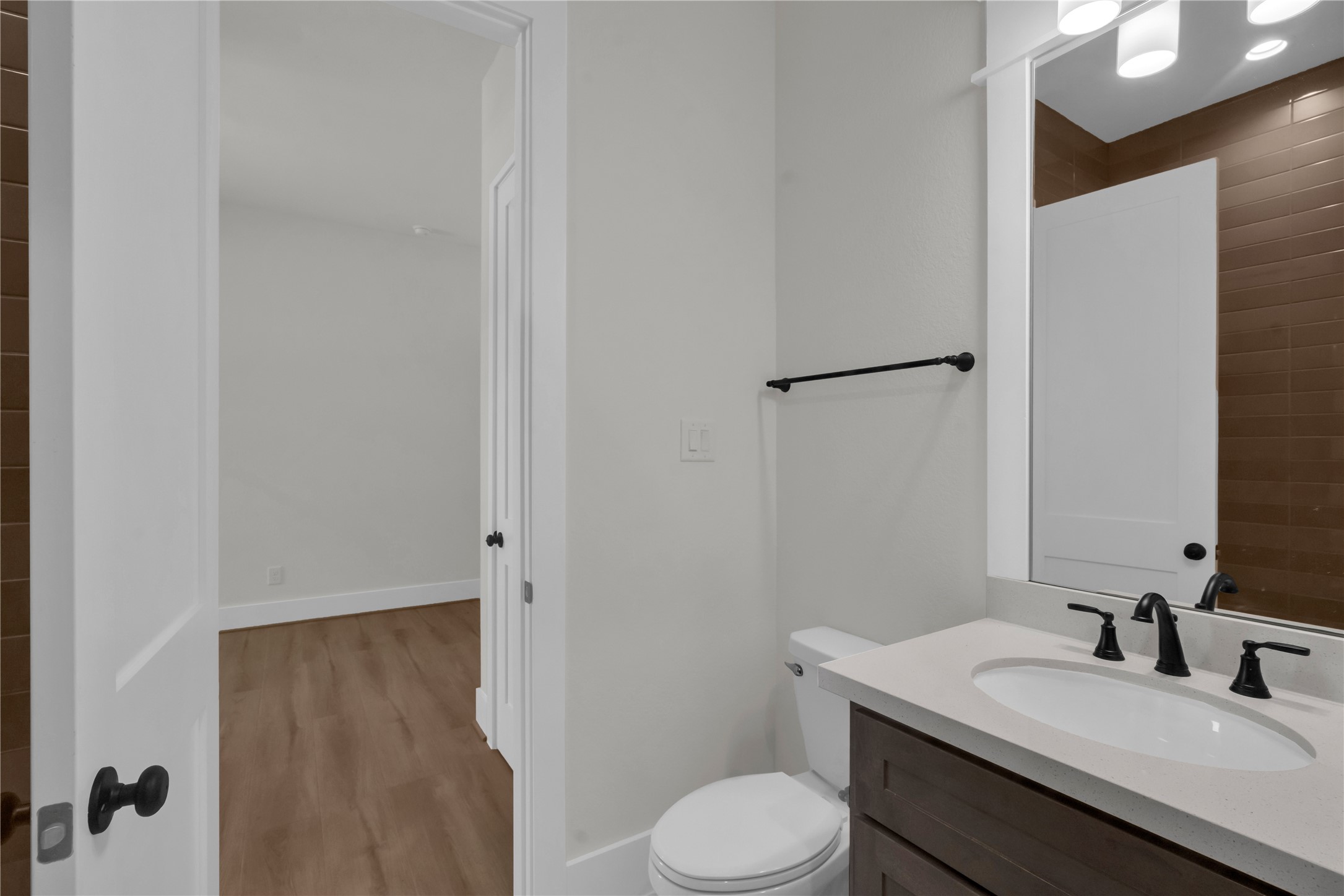 301 Seguin Drive Property Photo 28