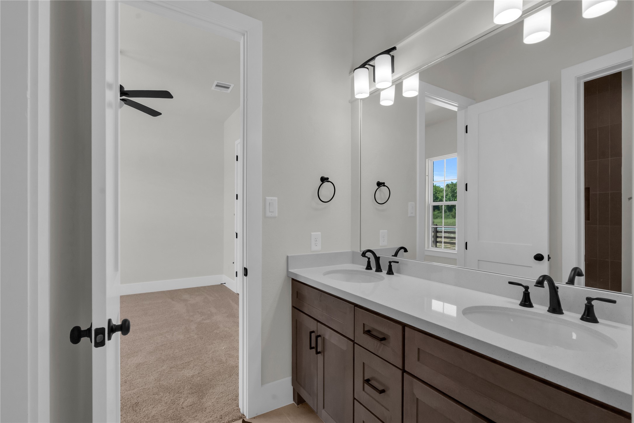 301 Seguin Drive Property Photo 30