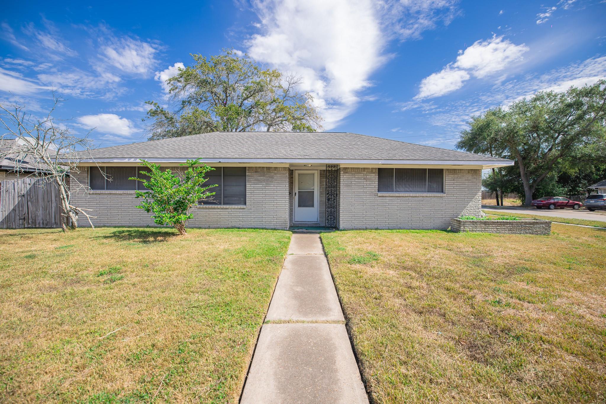 607 Yorkshire Avenue, Pasadena Tx 77503 Property Photo 1