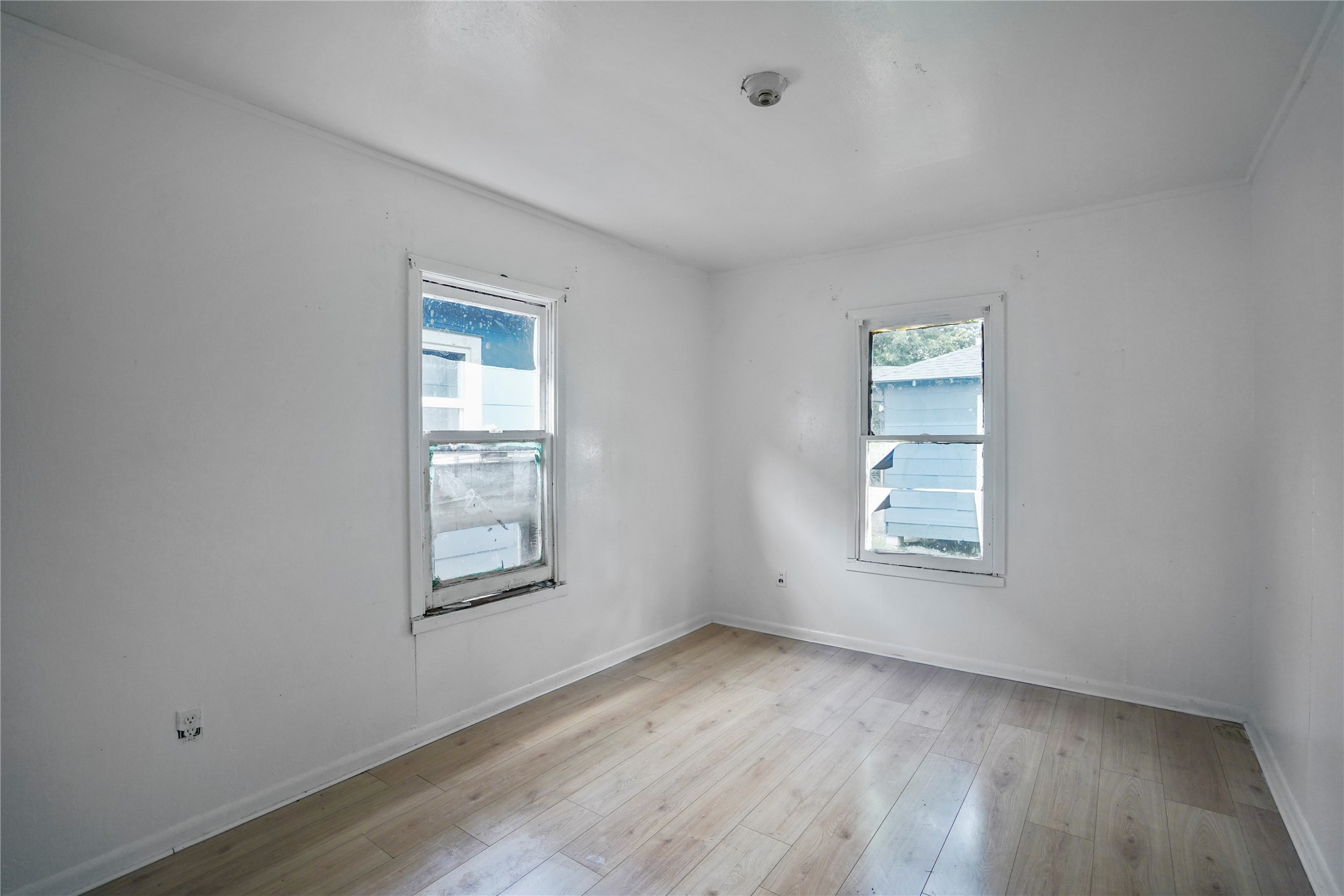 3003 Amboy Street Property Photo 6