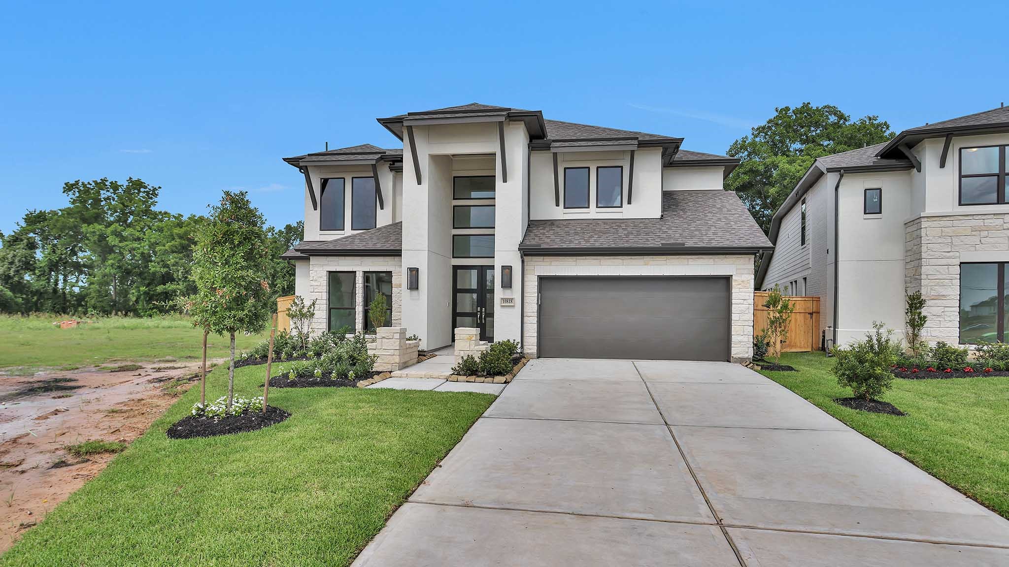 10818 Valencia Bend Drive Property Photo 1