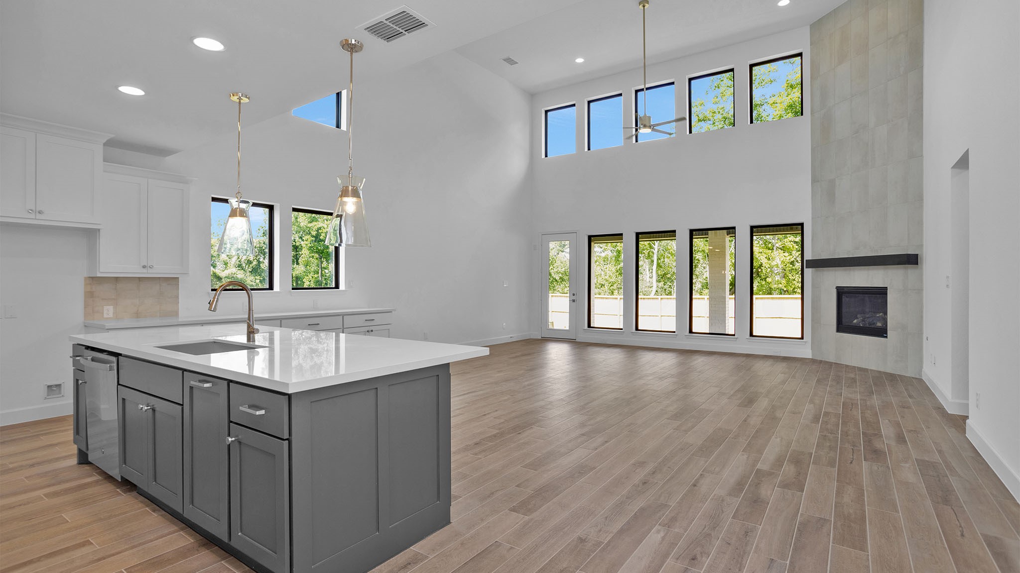 10818 Valencia Bend Drive Property Photo 4