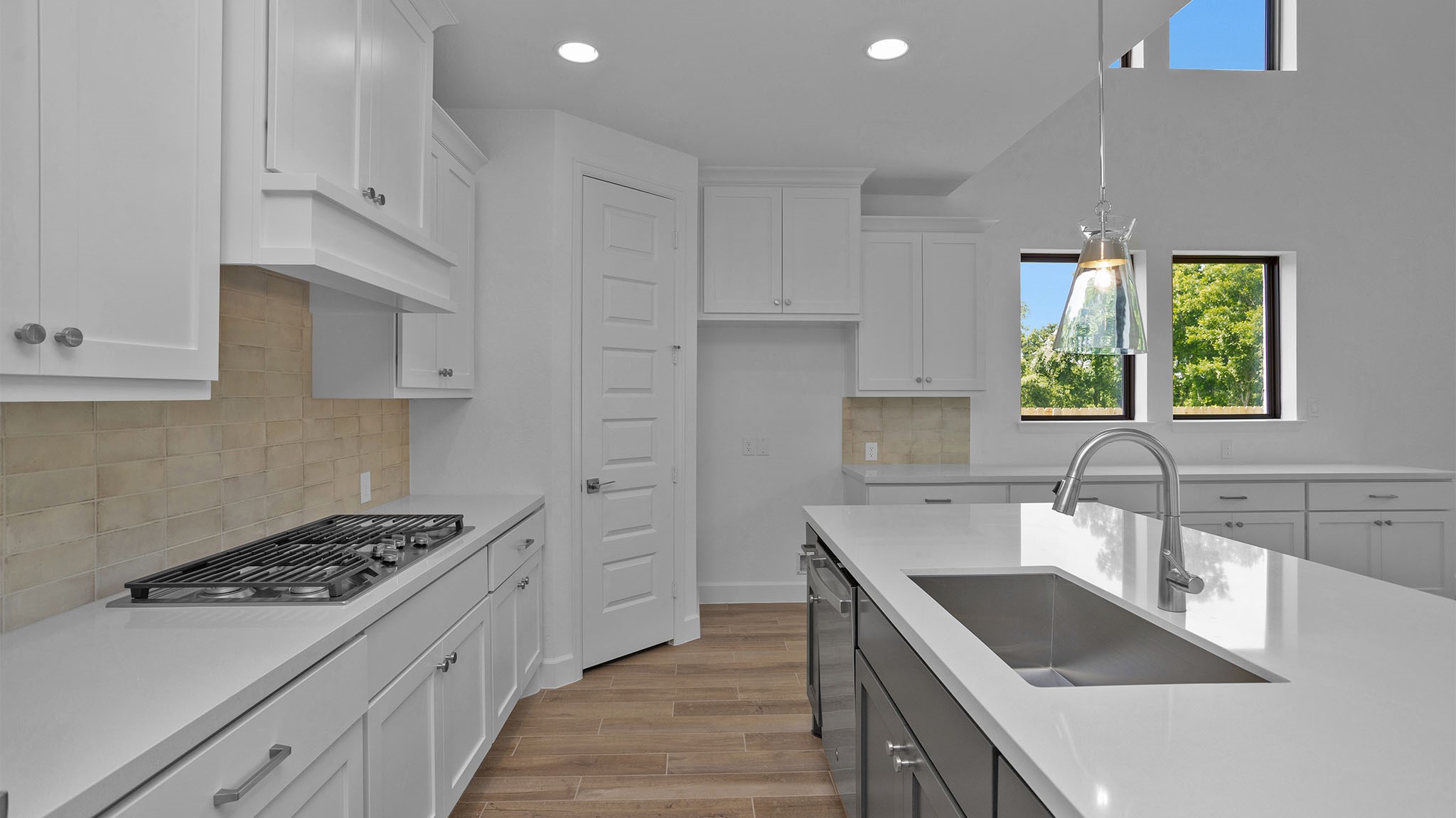 10818 Valencia Bend Drive Property Photo 5