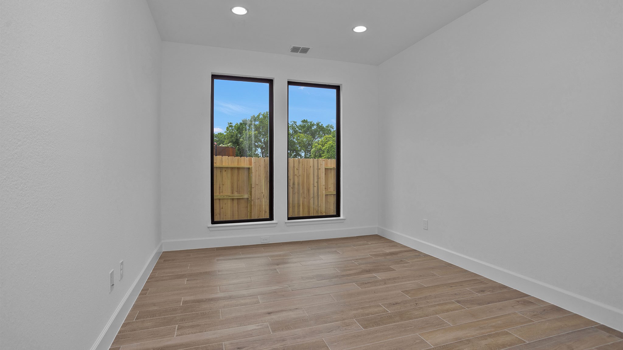10818 Valencia Bend Drive Property Photo 8
