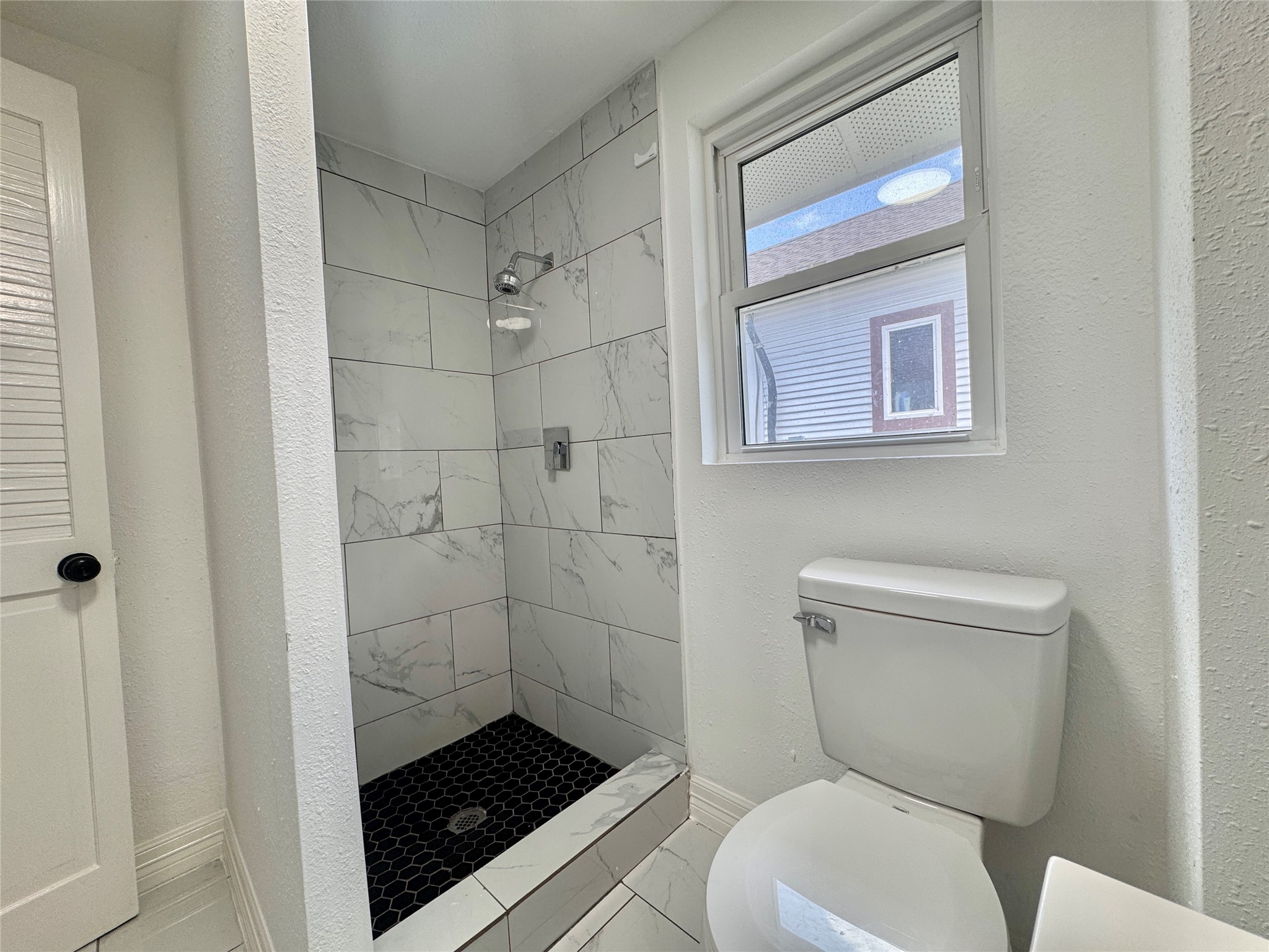 27 Norwood St 4 Property Photo 8
