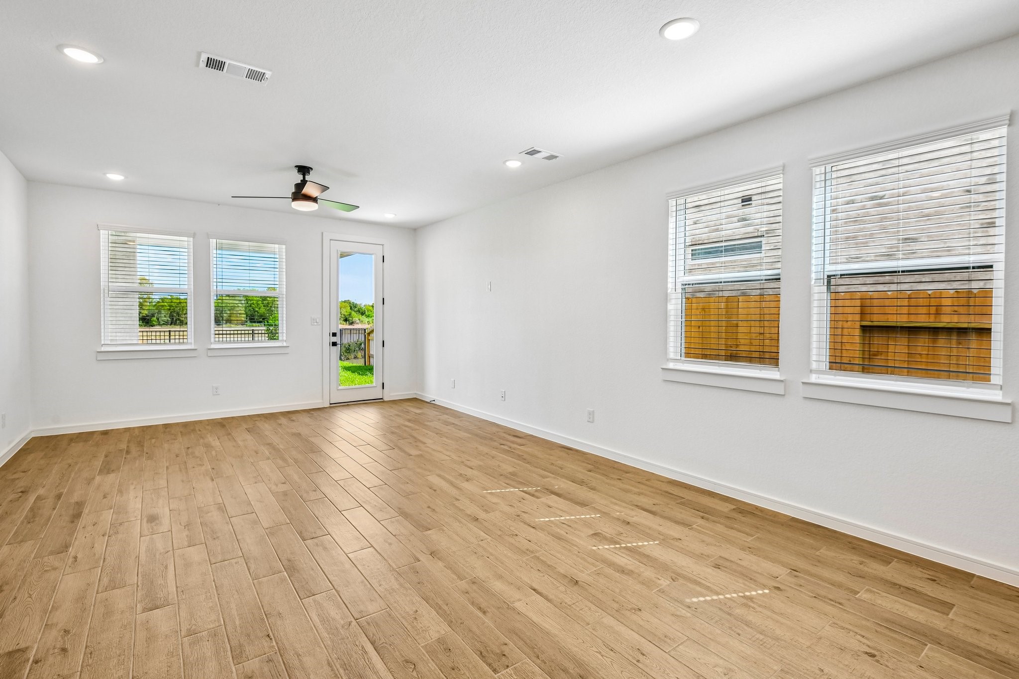 23658 Gulf Prairie Drive Property Photo 6