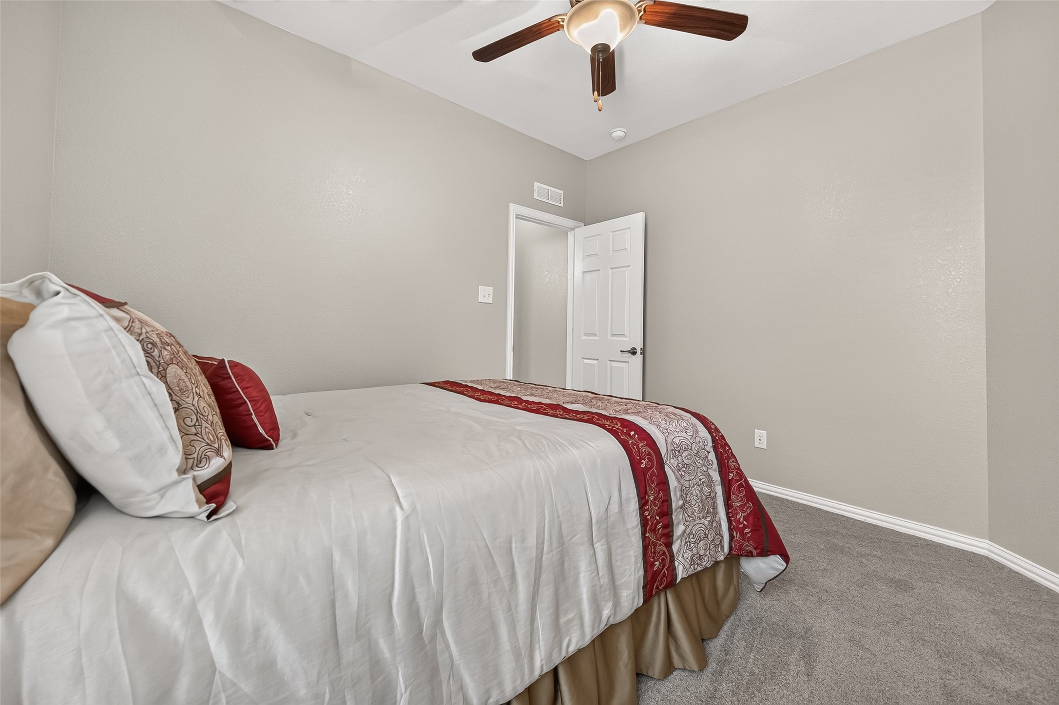 19118 Cove Forest Lane Property Photo 31