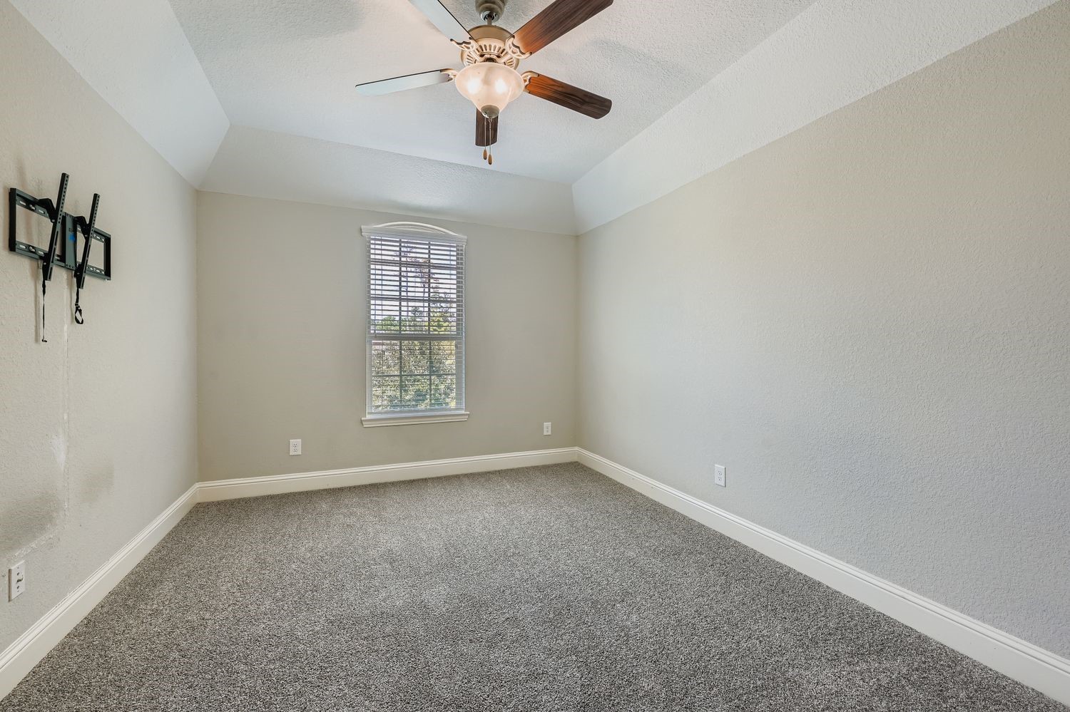 315 Lagarto Way Property Photo 26