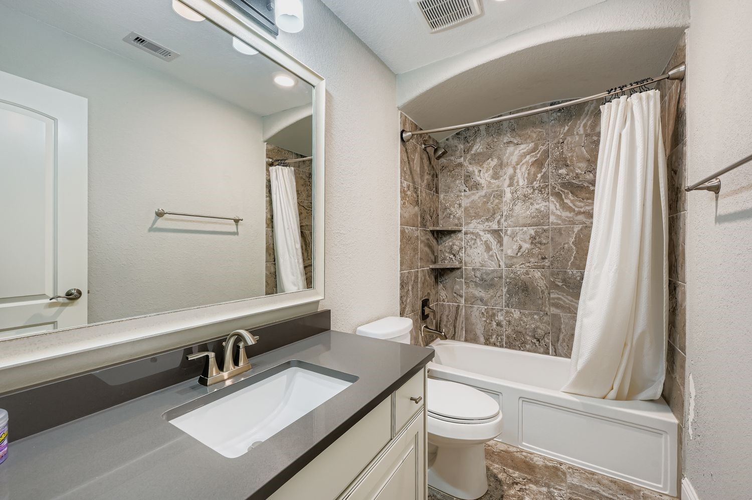 315 Lagarto Way Property Photo 27