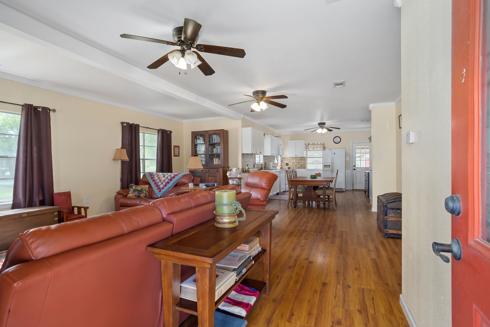 429 W 4th Street Property Photo 2