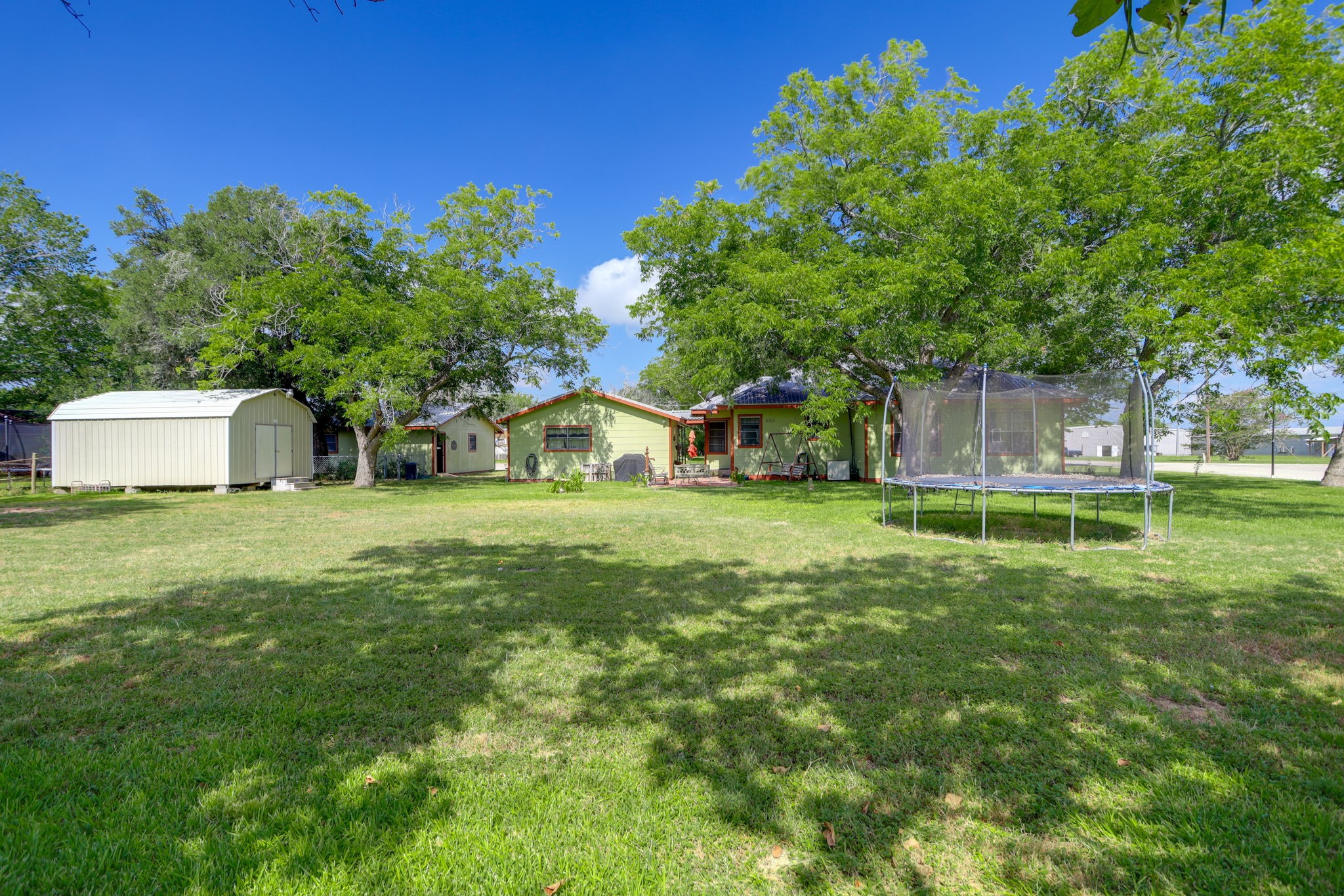 429 W 4th Street Property Photo 19